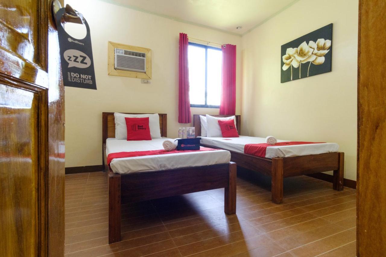 Reddoorz @ Poblacion 6 Coron Exterior photo