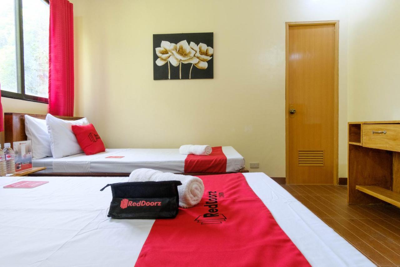 Reddoorz @ Poblacion 6 Coron Exterior photo