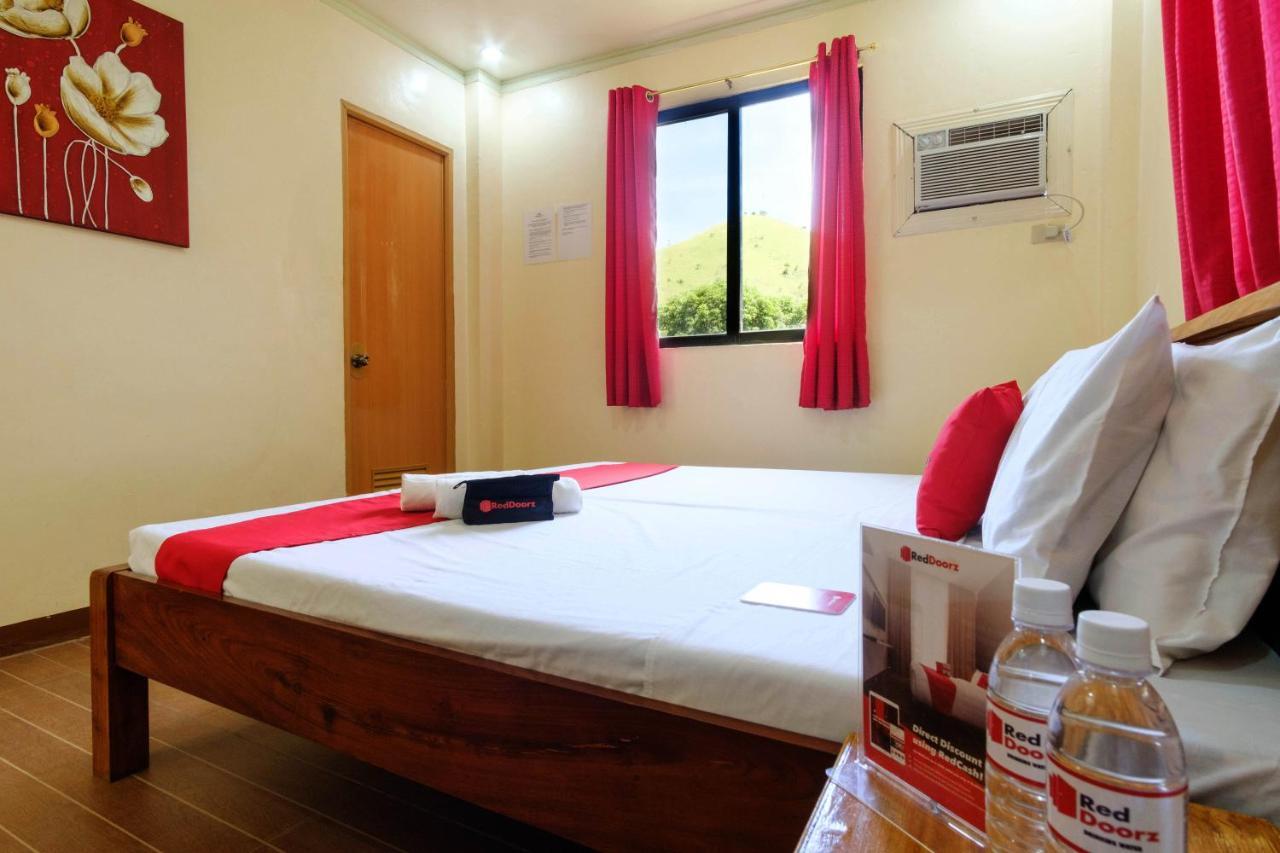 Reddoorz @ Poblacion 6 Coron Exterior photo